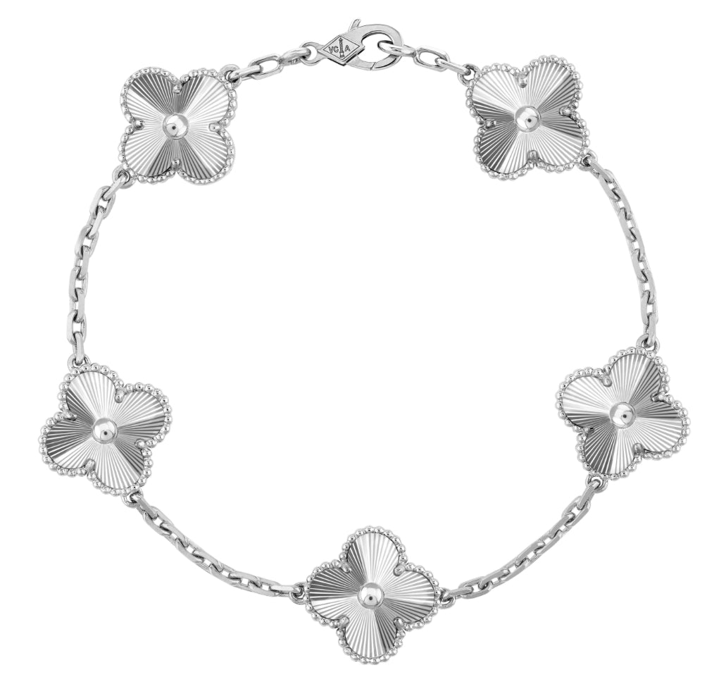 SILVER PLATED CLOVER BRACELET